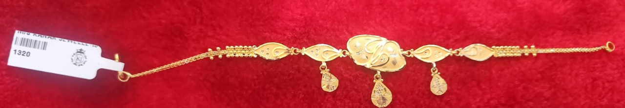 BRACELET