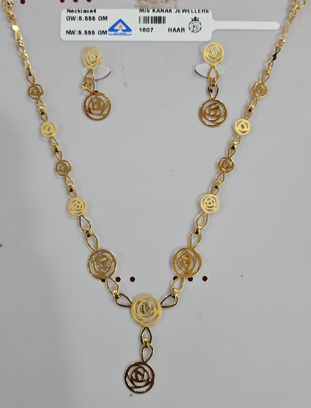 NECKLACE