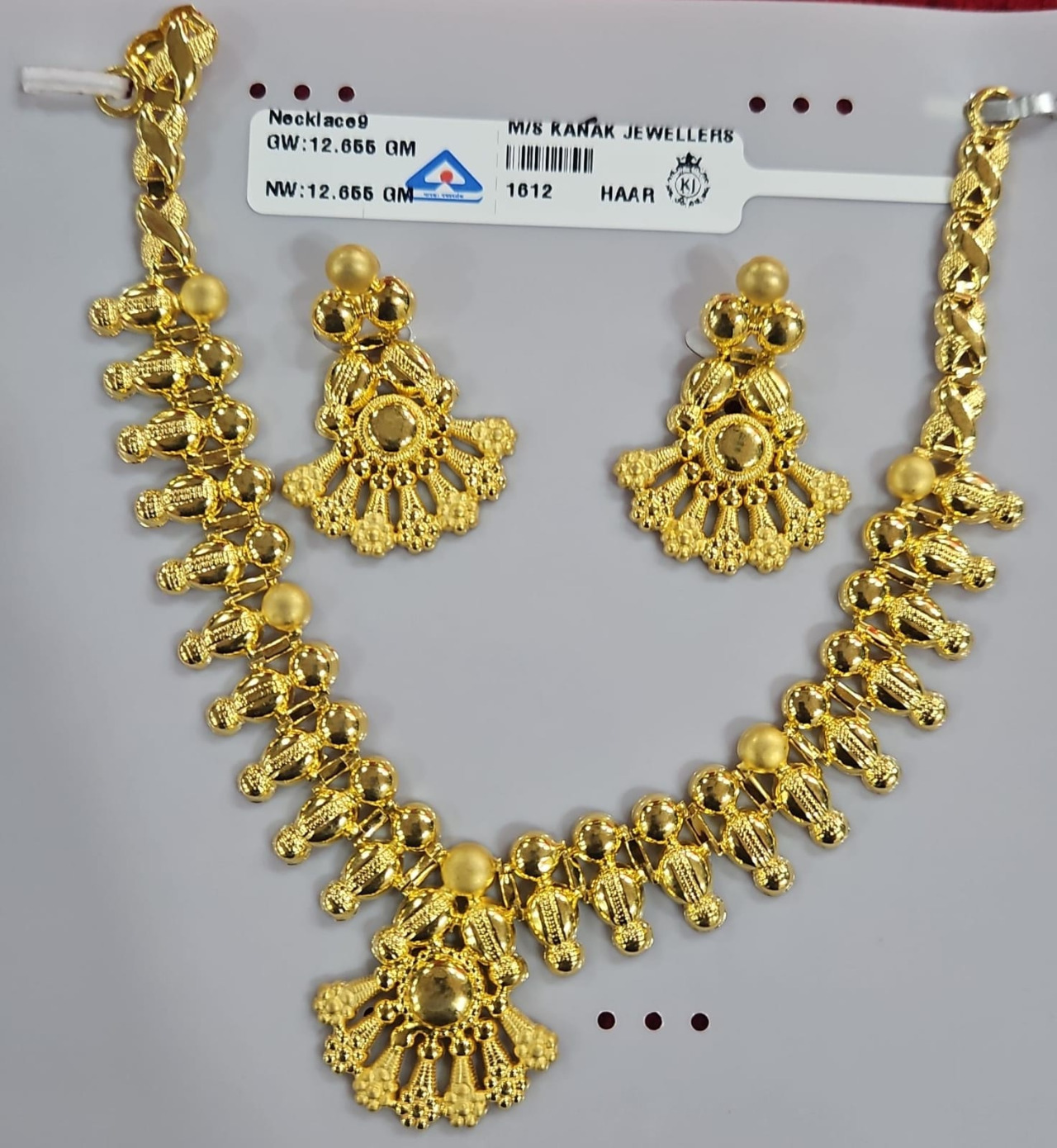 NECKLACE