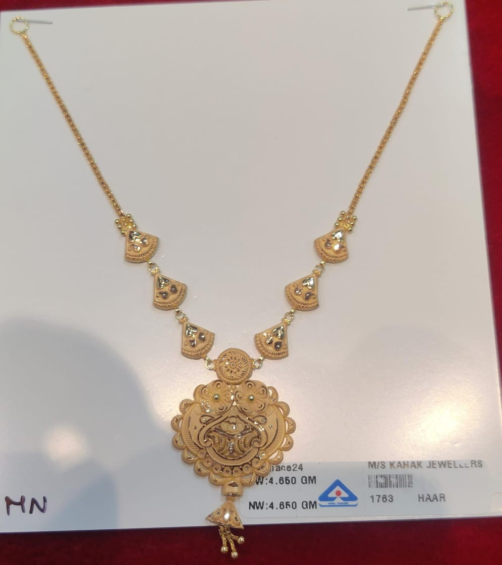 NECKLACE