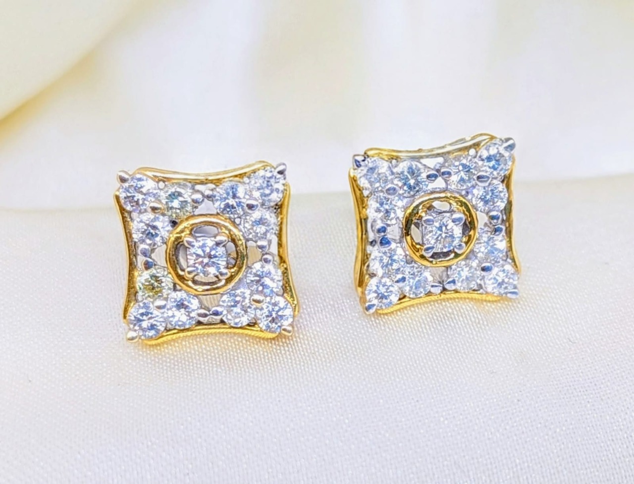 EARRING