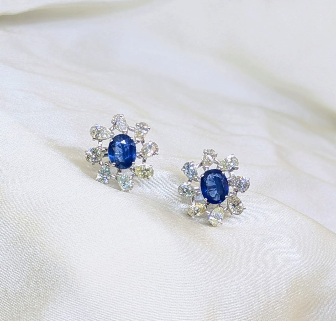 EARRING