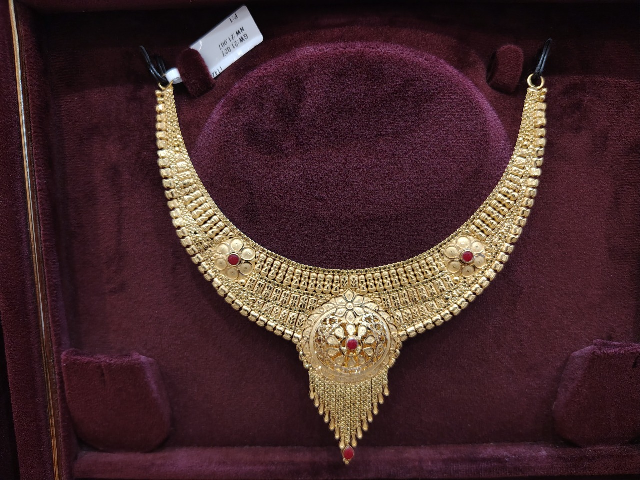 NECKLACE