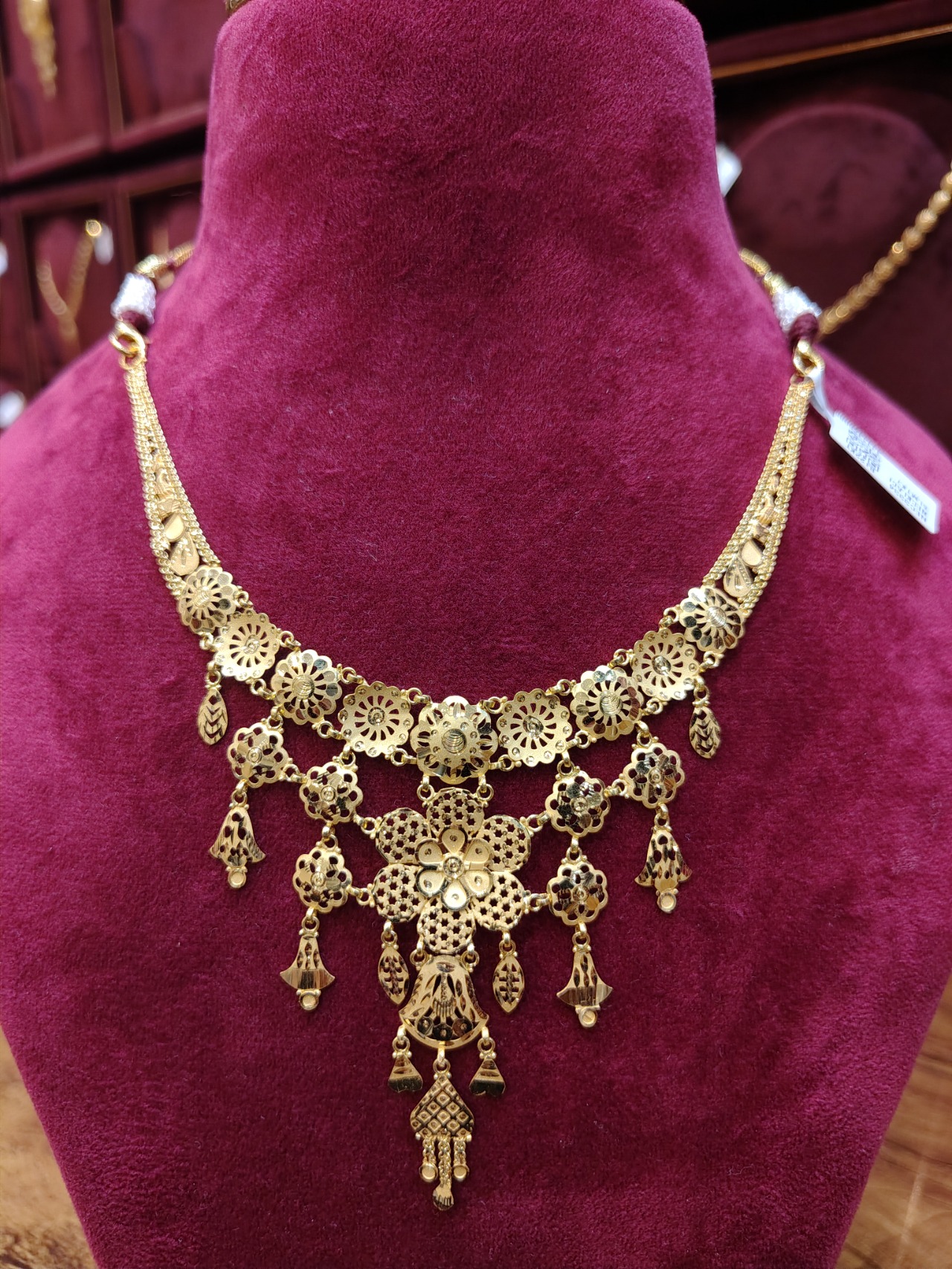 NECKLACE
