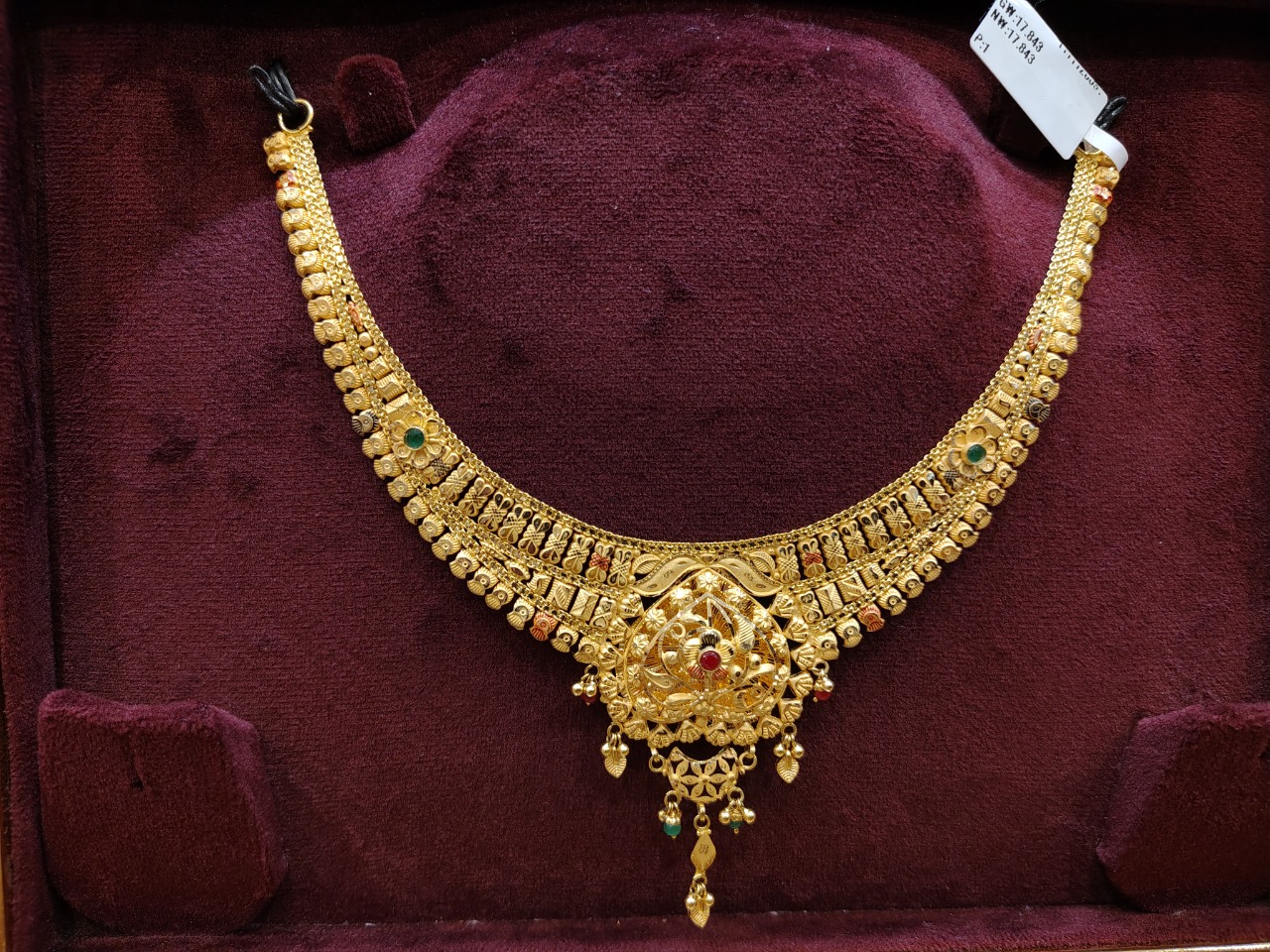 NECKLACE