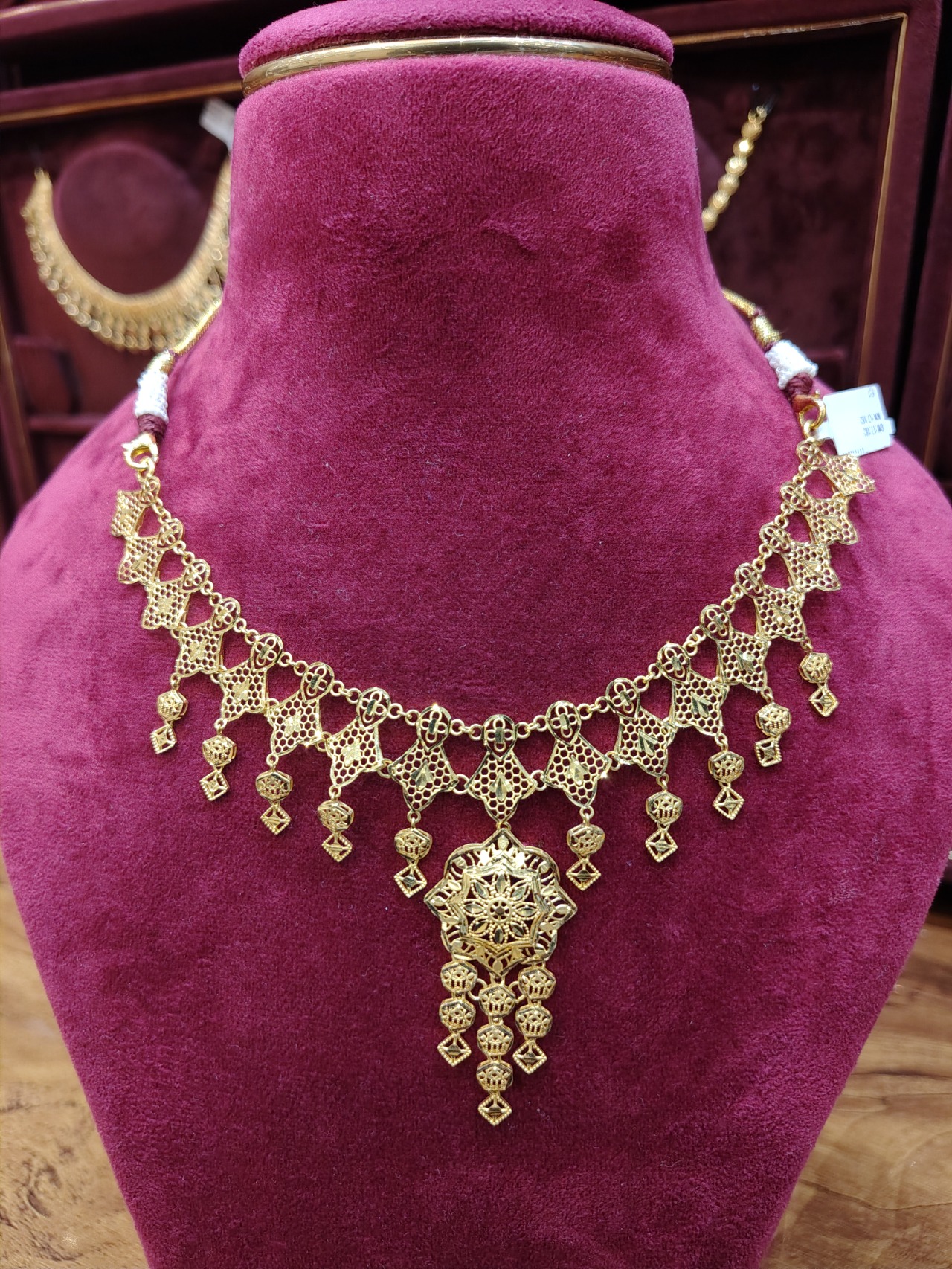 NECKLACE