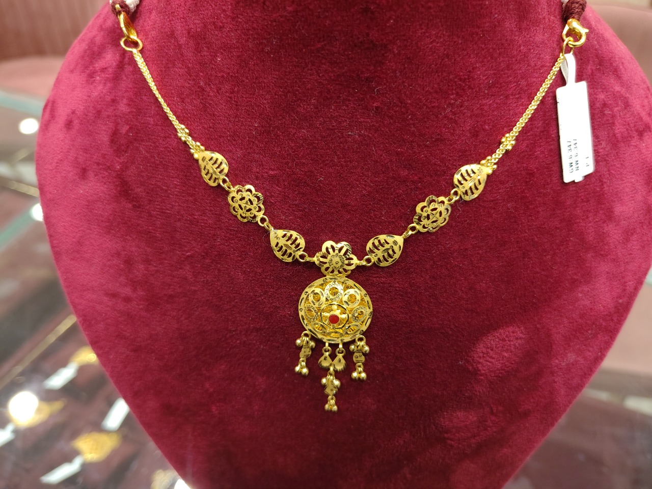 NECKLACE