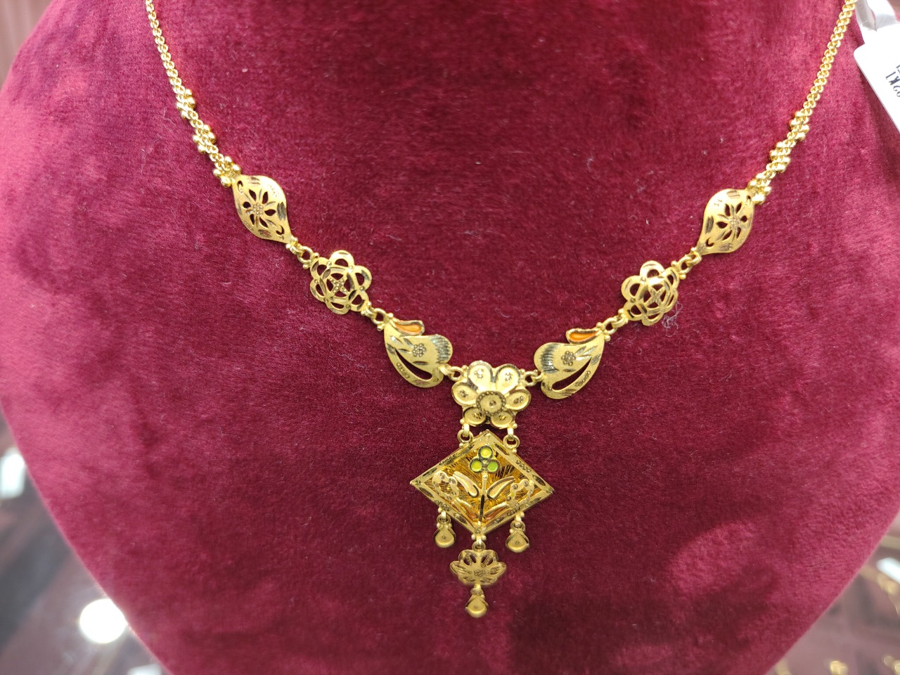 NECKLACE