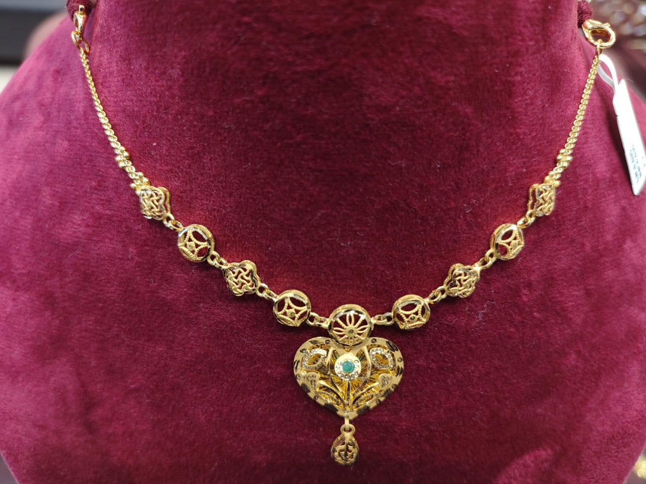 NECKLACE