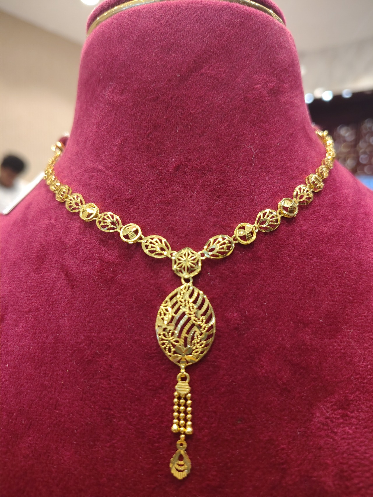 NECKLACE