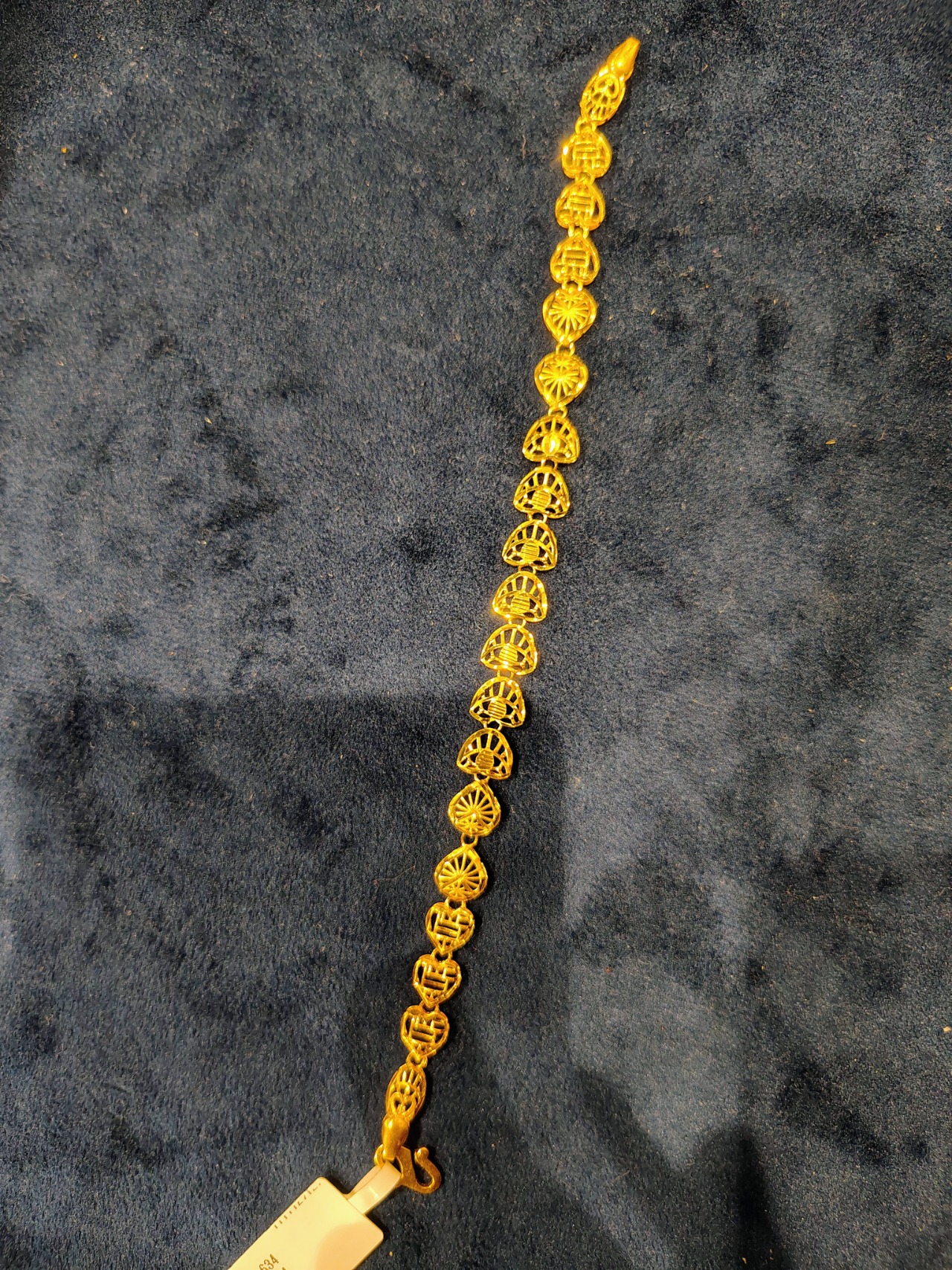 BRACELET