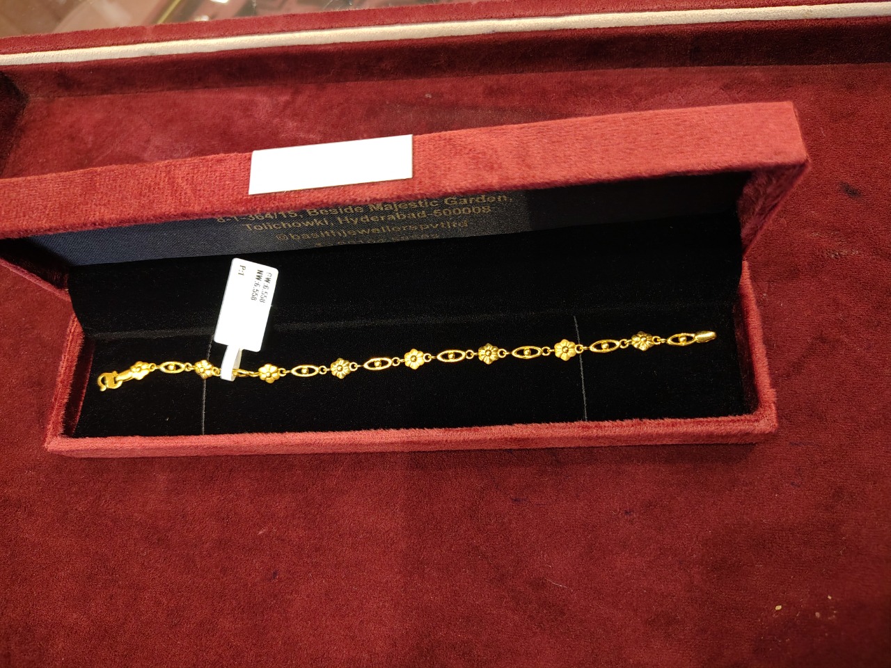 BRACELET