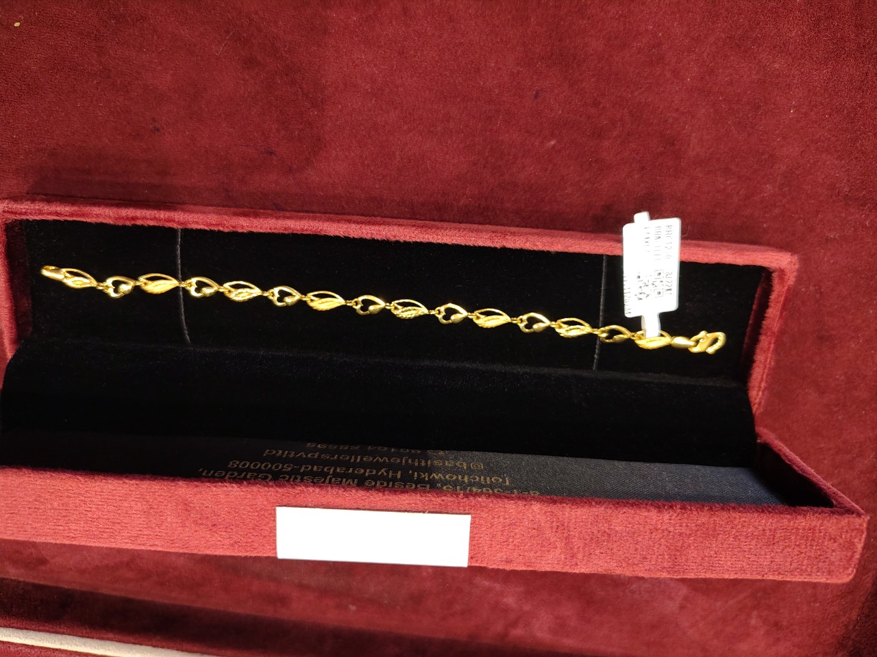 BRACELET