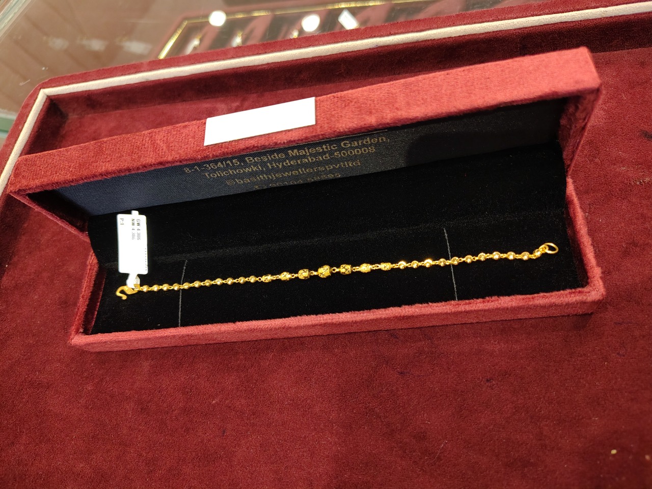BRACELET