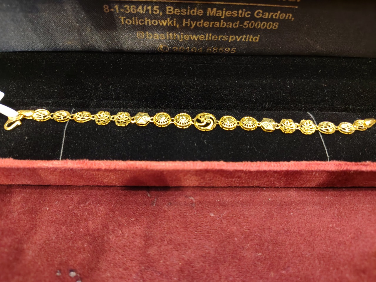 BRACELET