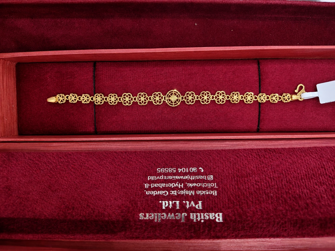 BRACELET