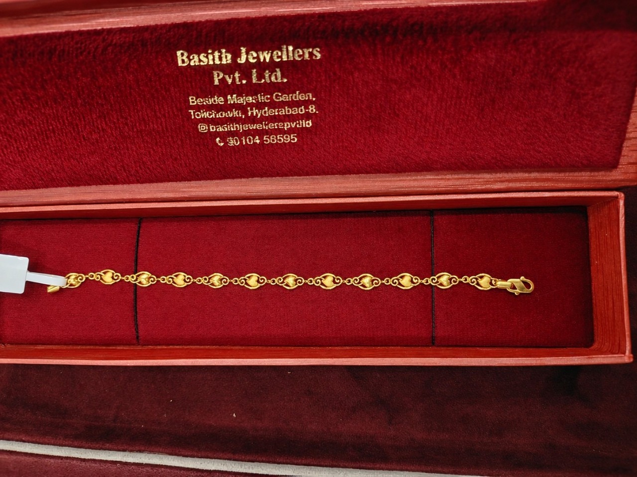 BRACELET