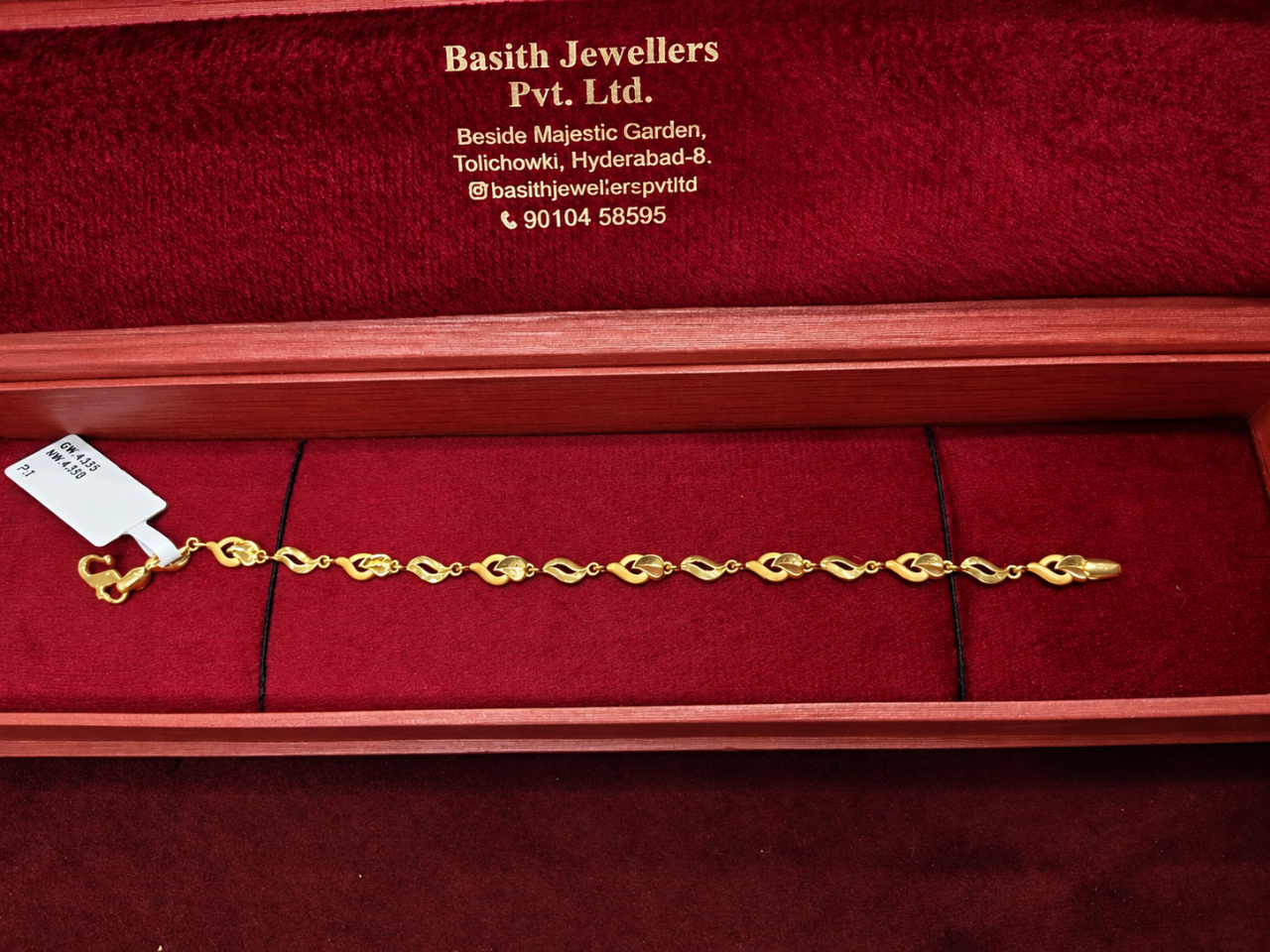 BRACELET