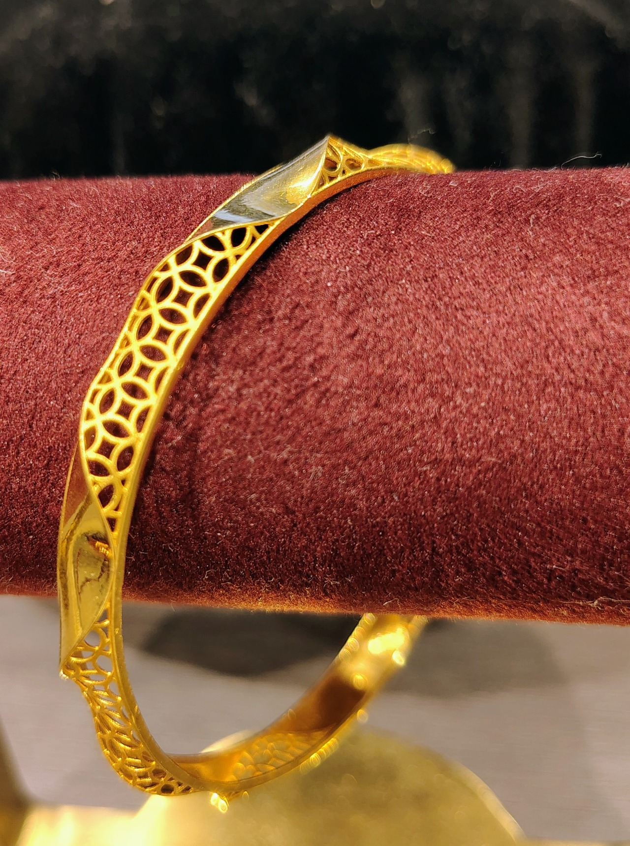 BANGLES