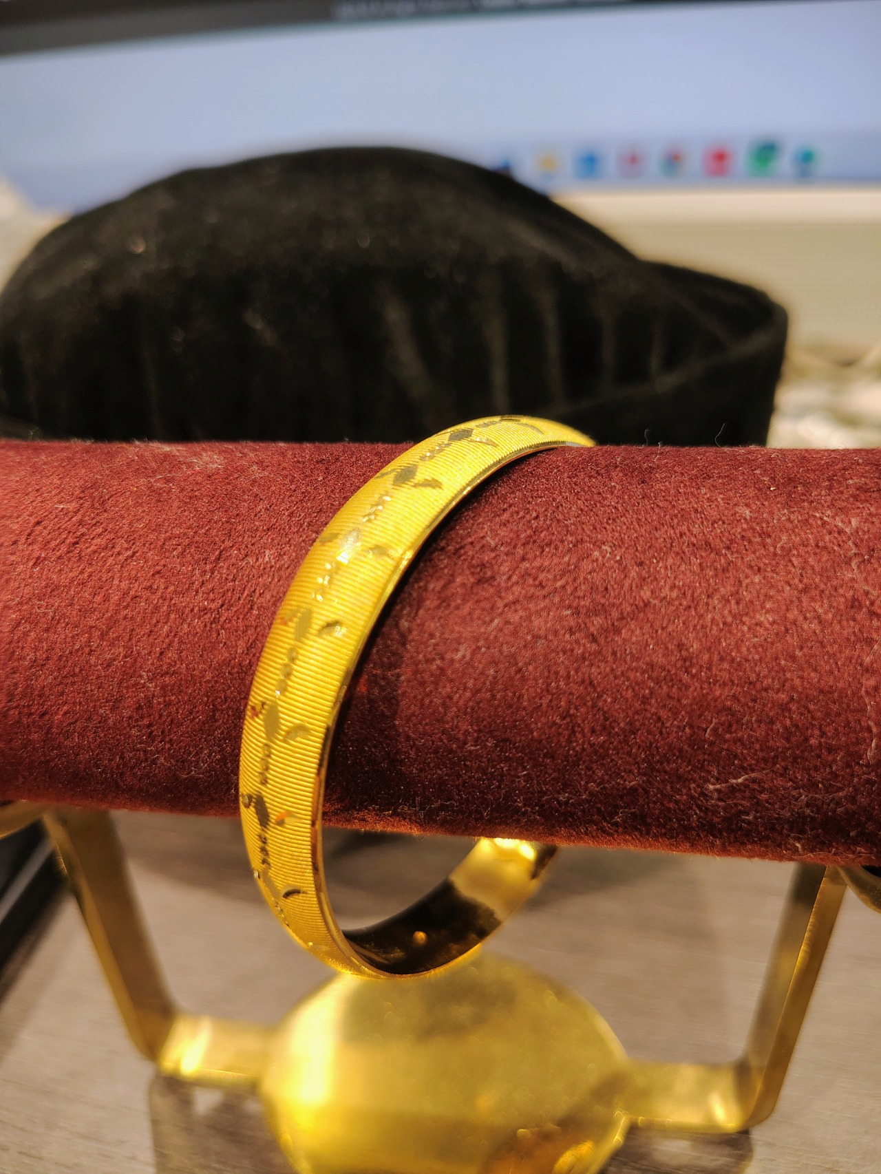 BANGLES