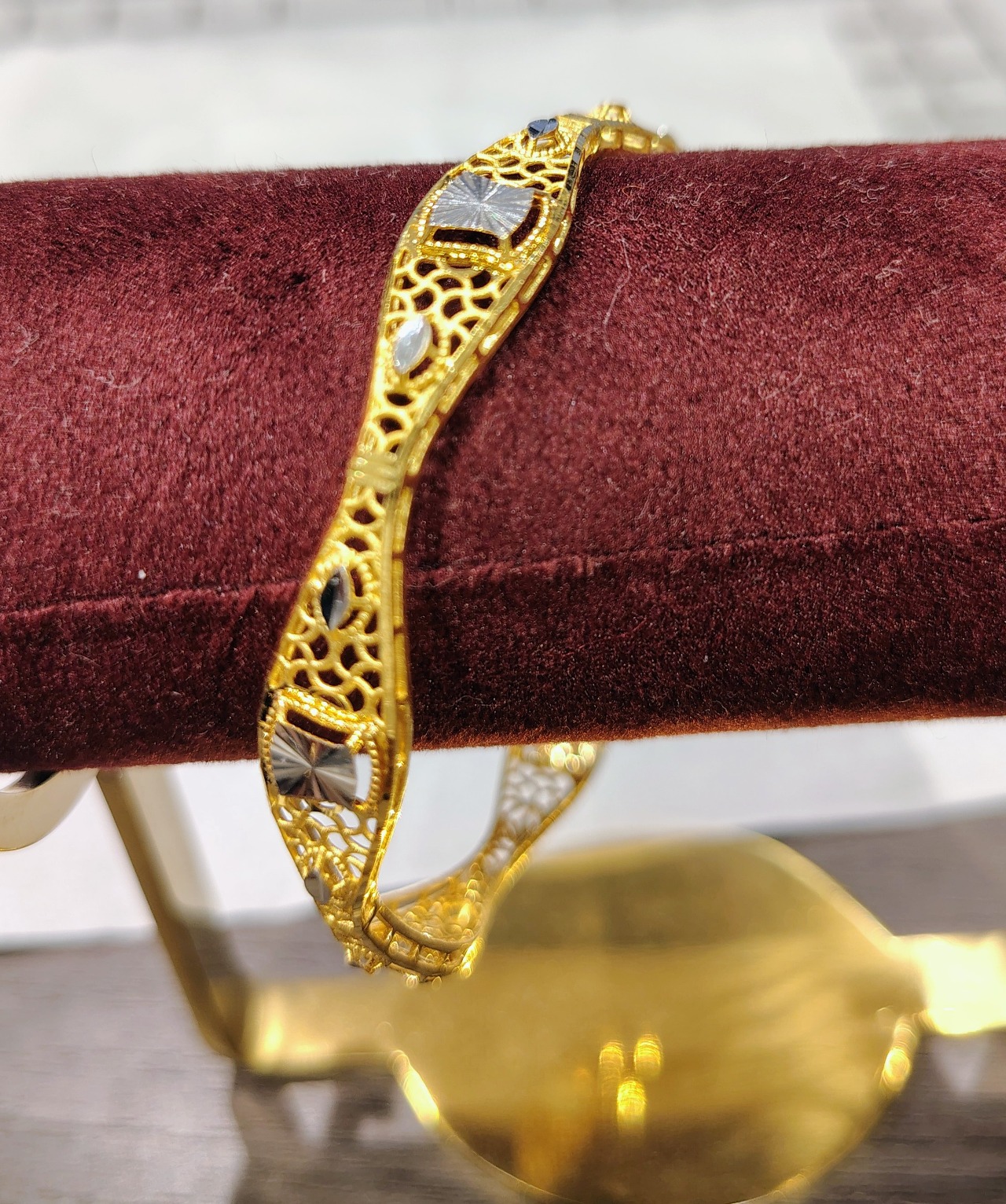 BANGLES