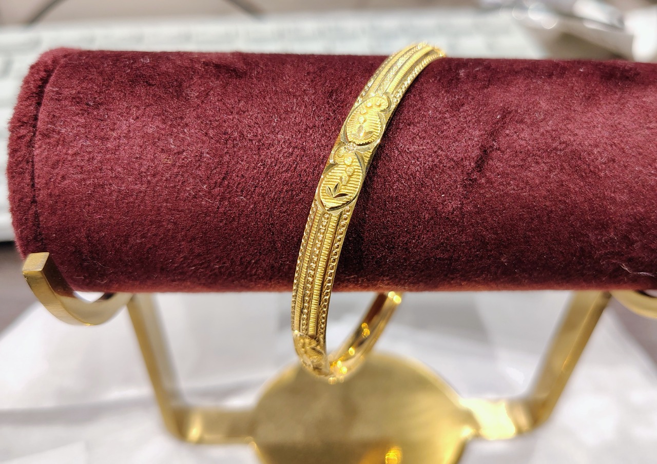 BANGLES