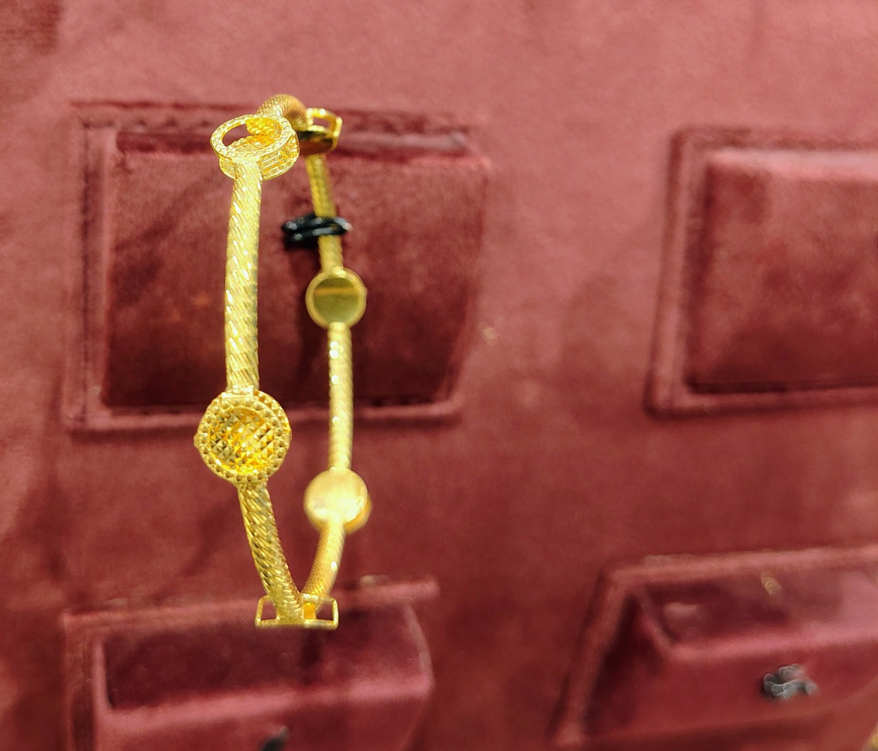 BANGLES