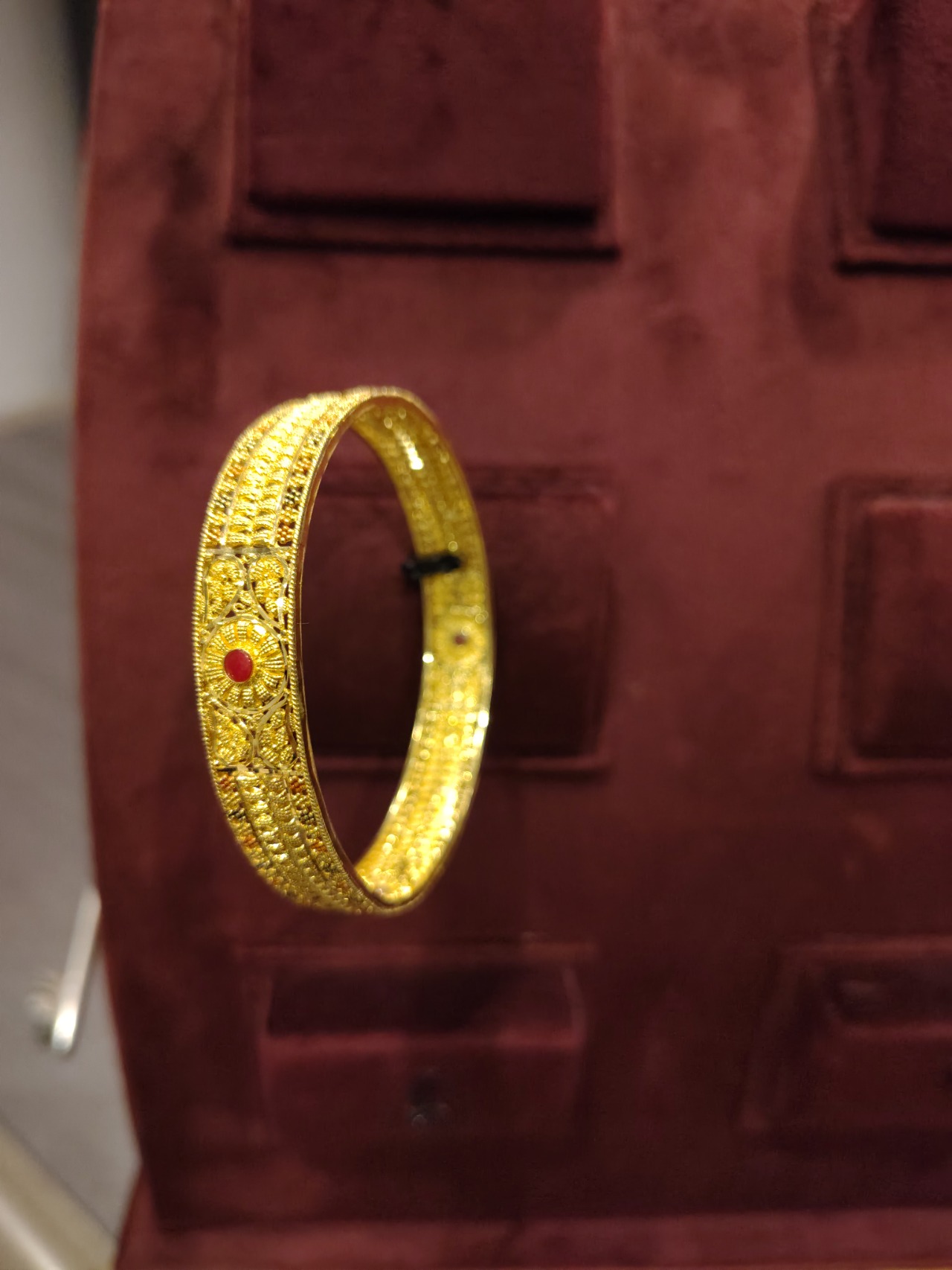 BANGLES