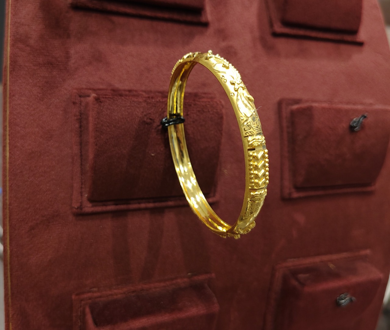BANGLES